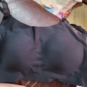 Black adjustable strap wireless bra